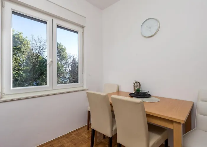 3 Bedroom Cozy In Apartment Opatija