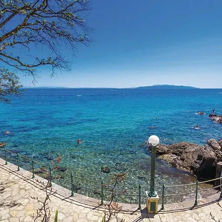 Appartement Awesome In With 3 Bedrooms&wifi Opatija