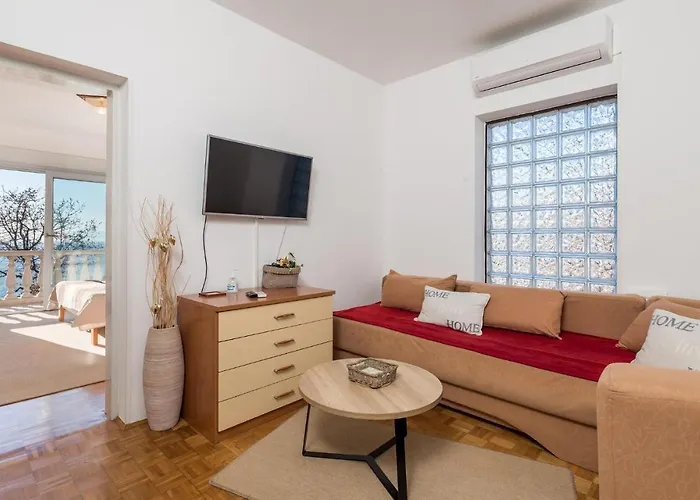 3 Bedroom Cozy In Апартаменты Опатия